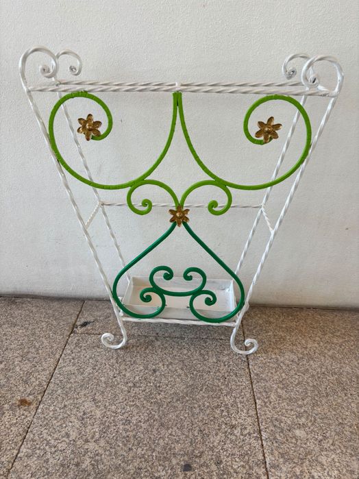 Porta guarda-chuva ou Bengaleiro