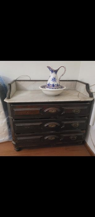 Grande lote de velharias, antiguidades e decoração