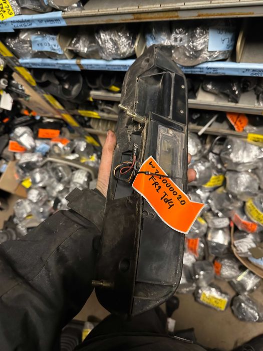 Land Rover Freelander puxador porta mala 125€