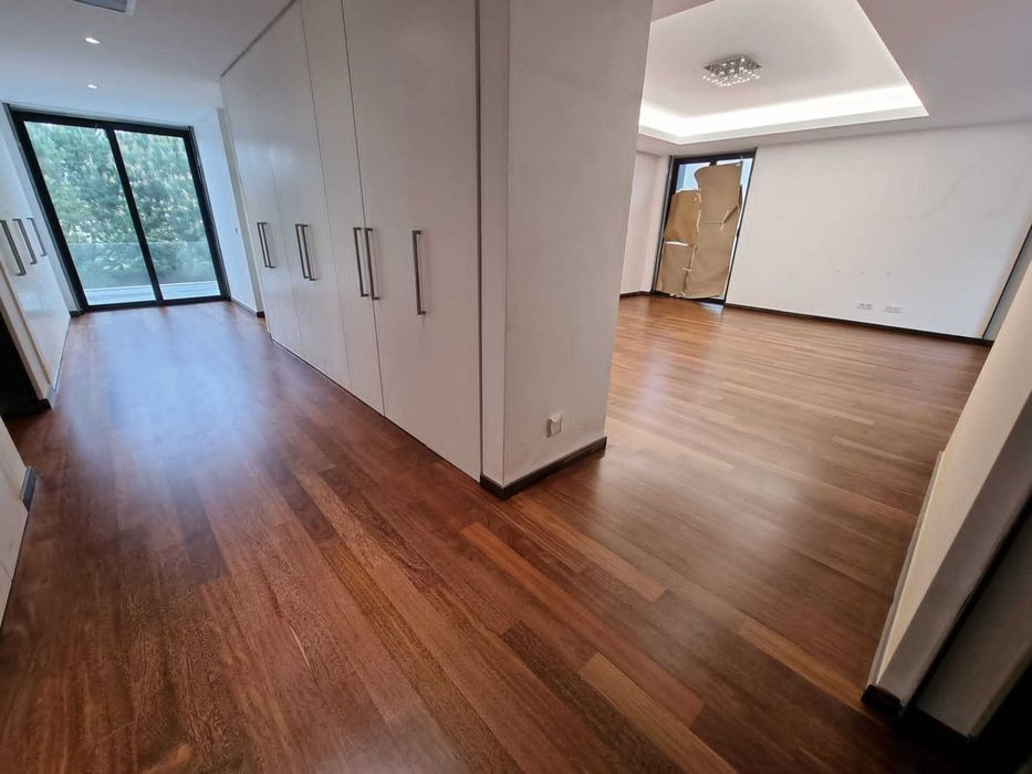 Renovamos o Seu Chão, Valorizamos o Seu Espaço!