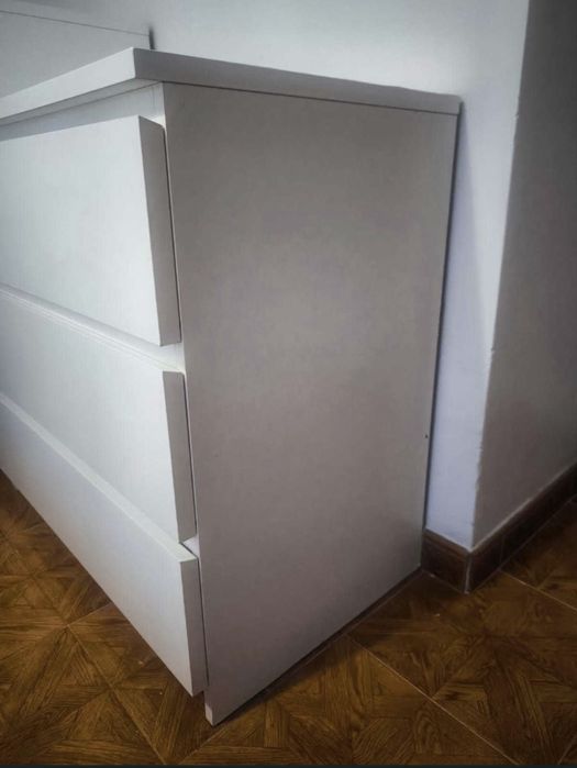 Comoda e mesa de cabeceira