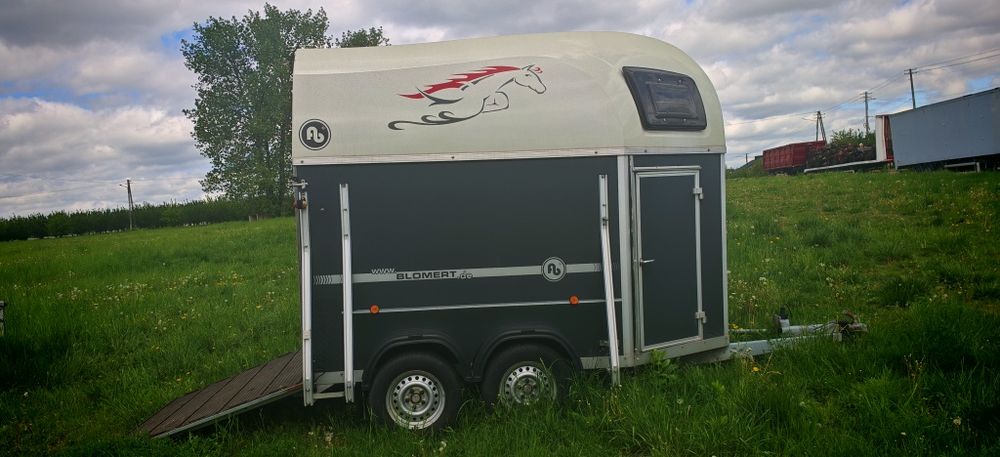Przyczepa dla koni do przewozu zwierząt 2015r