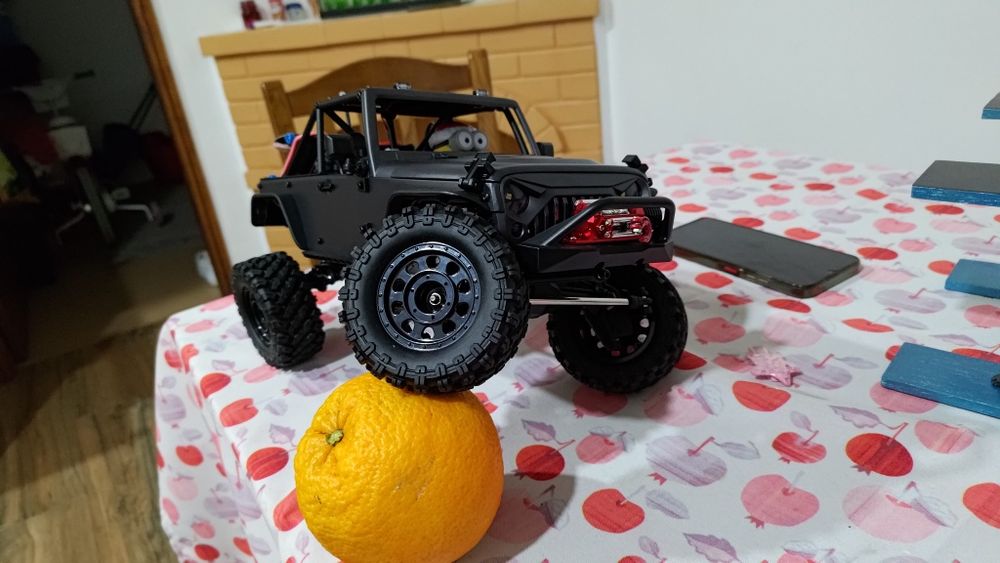 Vendo RC tipo axial escala 1/12