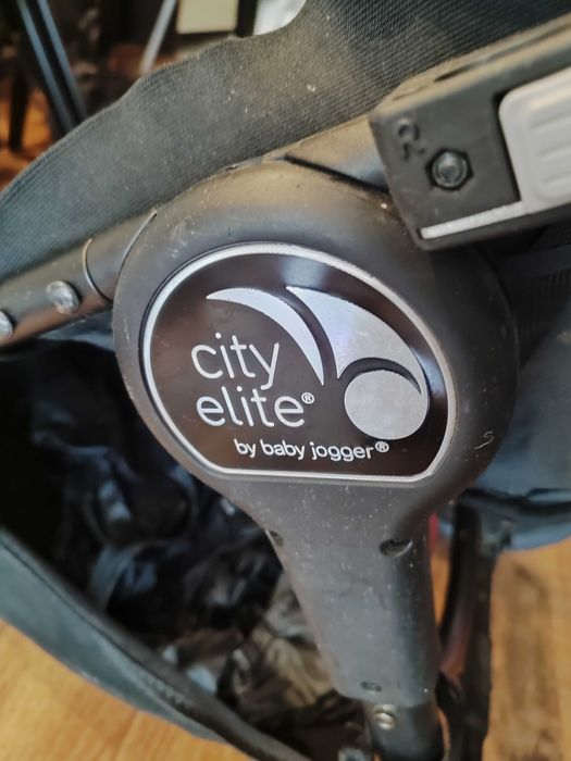 City Elite baby jogger