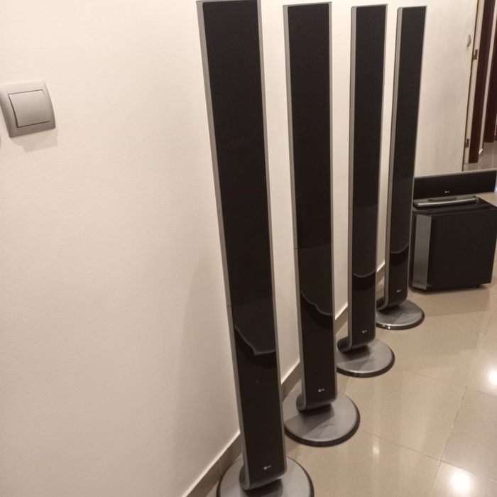 Colunas LG de som