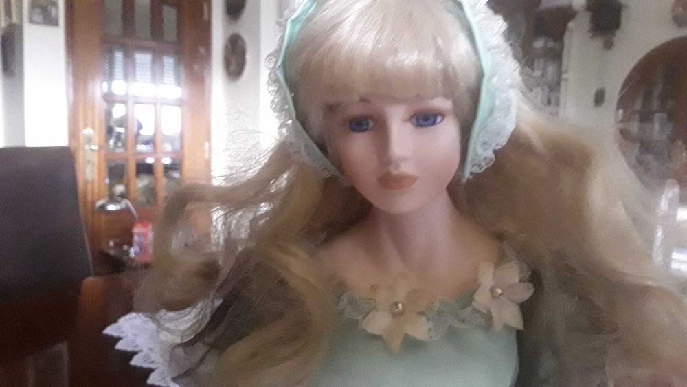 Bonecas antigas em porcelana de colecao