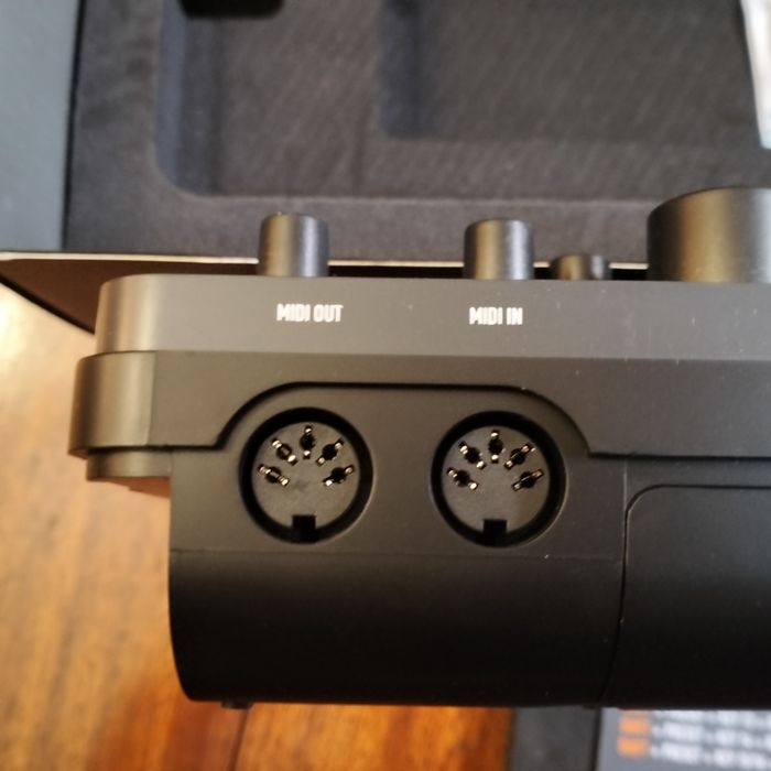 Sintetizador Skulpt modal novinho em folha com muito pouco uso