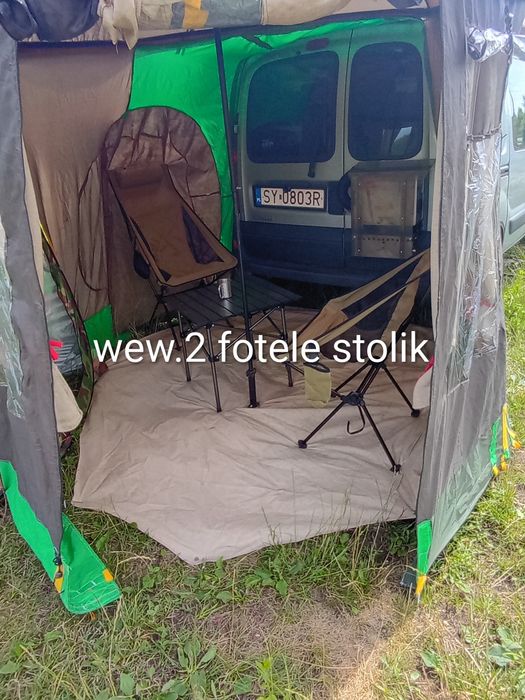 Przystawka-namiot, szybko rozkładająca się z toaletą ,i tunelem do samochodu