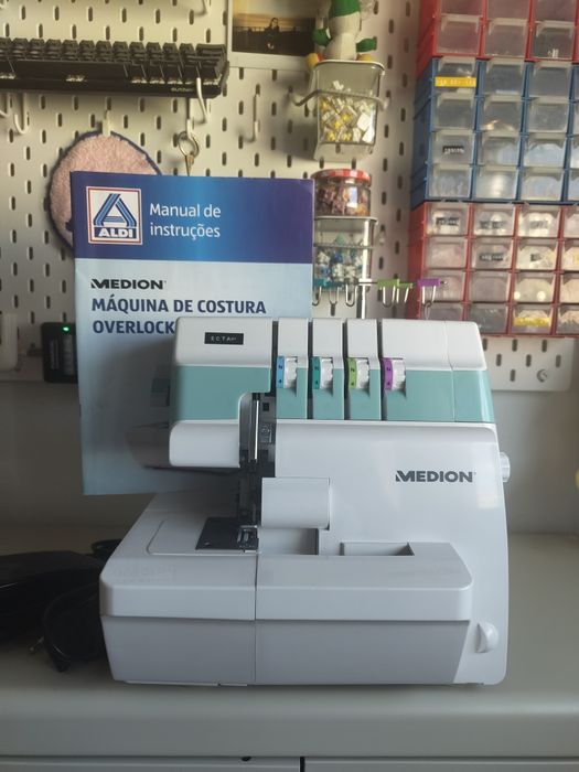 Máquina de costura overlock md19169 MEDION (corta e cose)