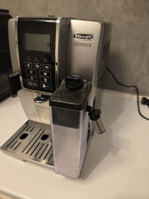 Кавомашинка Delonghi dinamica exam 352.55.sb
