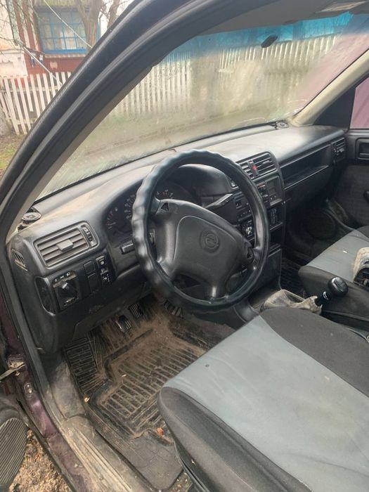 Продам опеля 1.6 бенз