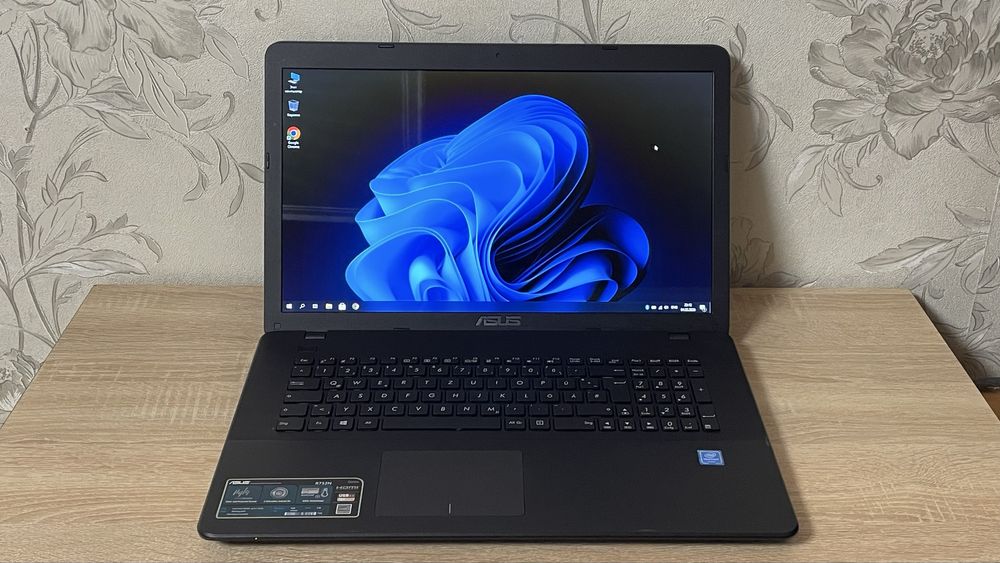 Ноутбук ASUS R752N / 17,3" / 4 ядра / 3 год. акб / 1 TB / Ідеал