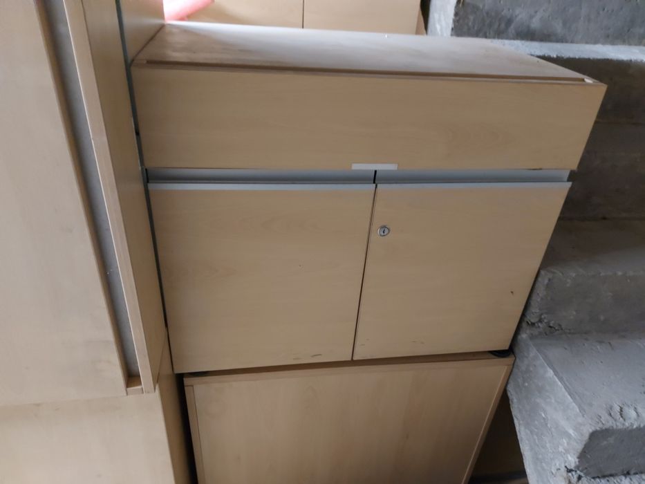 Szafki meble do biura jasny brąz