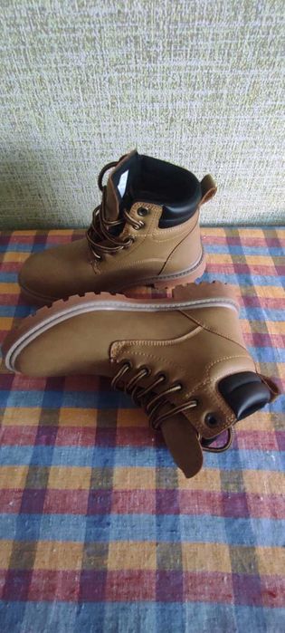 Осінні черевики для хлопчика