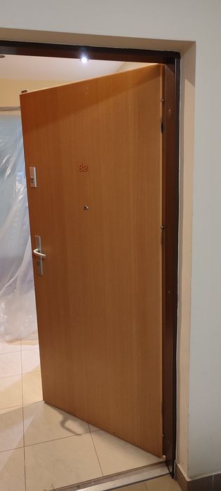 Drzwi wejściowe 90-ki Lewe