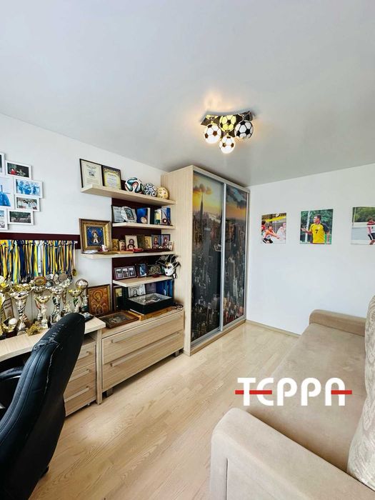 Продаж чудової 3-кімнатної квартири з видом на Дніпро