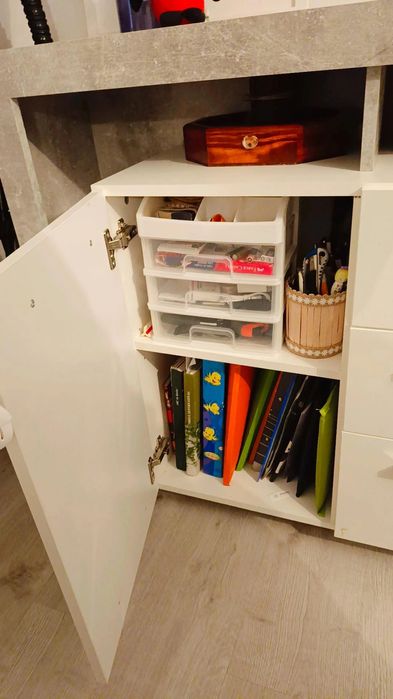 Móvel sala com zona para livros