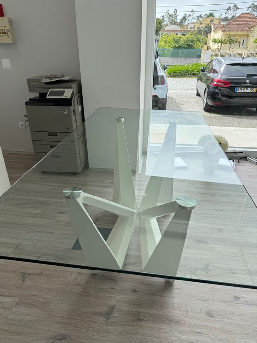 Mesa de jantar em vidro