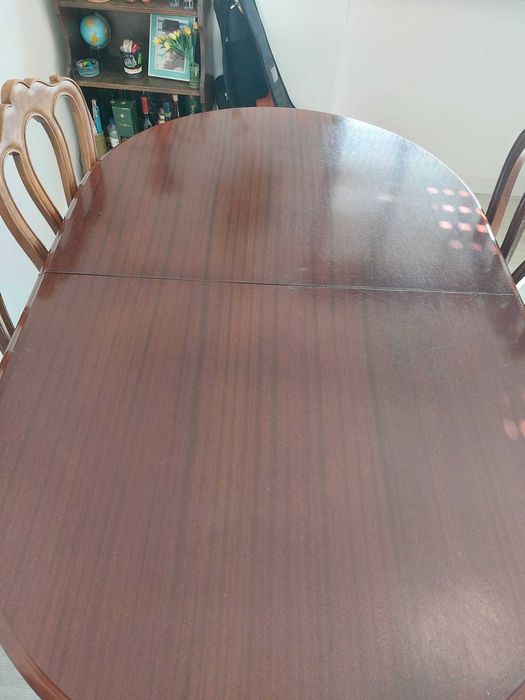 Mesa de jantar 6 lugares + 4 cadeiras