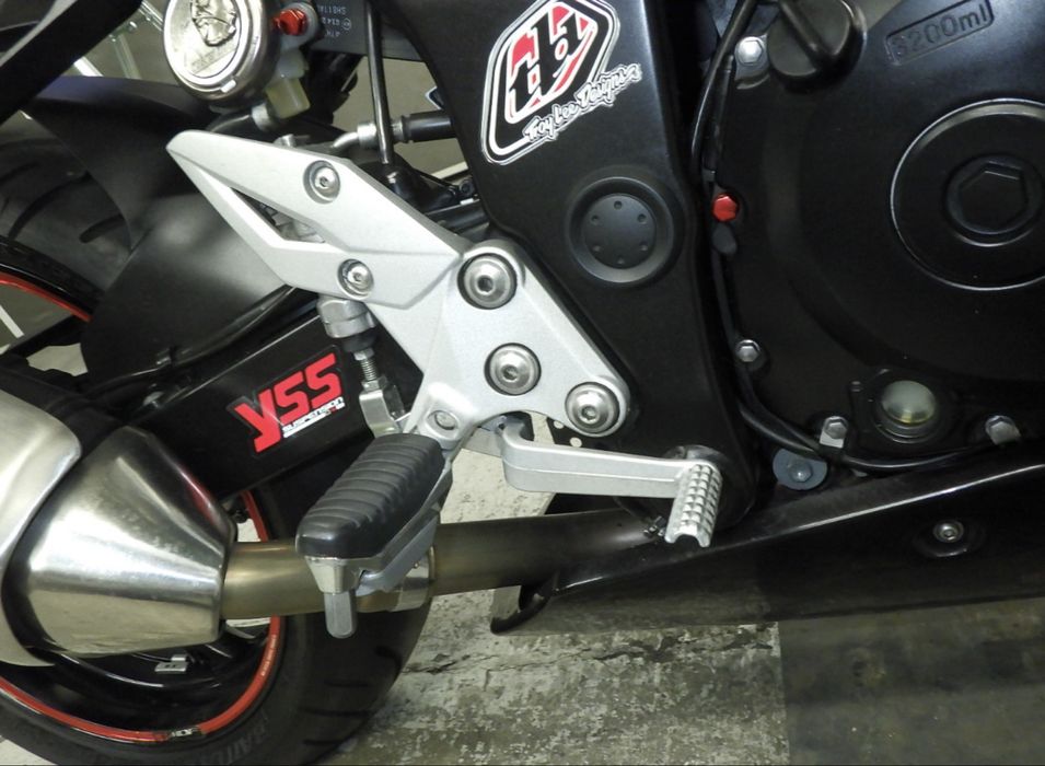 Suzuki GSR-750 Сузуки з Японії