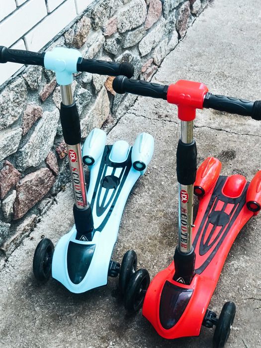 Дитячий турбо - самокат  музикою GLANBER