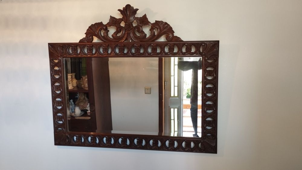 Credência e espelho