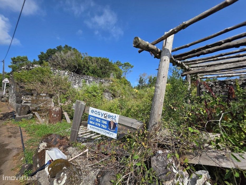 Santo António, Pico Moradia em Ruína para Reconstruir e Ampliar em ...