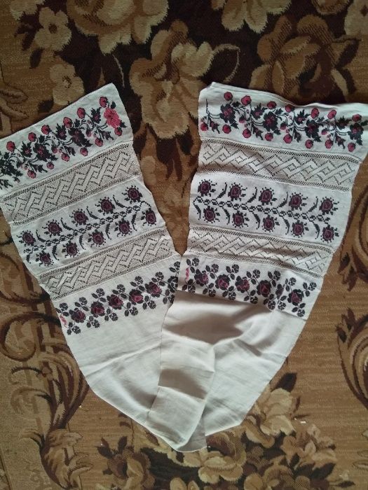Вишитий  рушник старовинний в 1860 році ручна робота