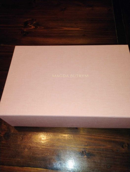 karton magda butrym