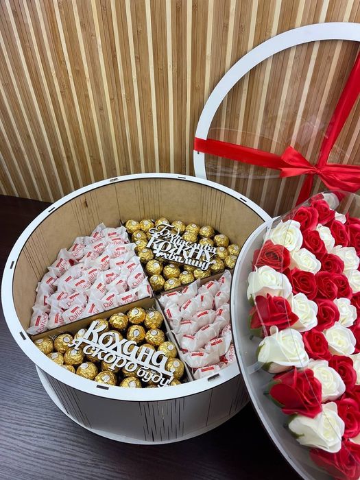 Подарунок коханій дівчині – солодкий бокс, сюрприз