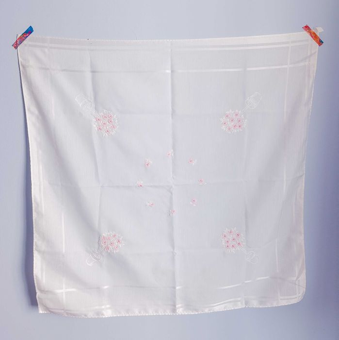 Toalha Quadrada Branca Bordada