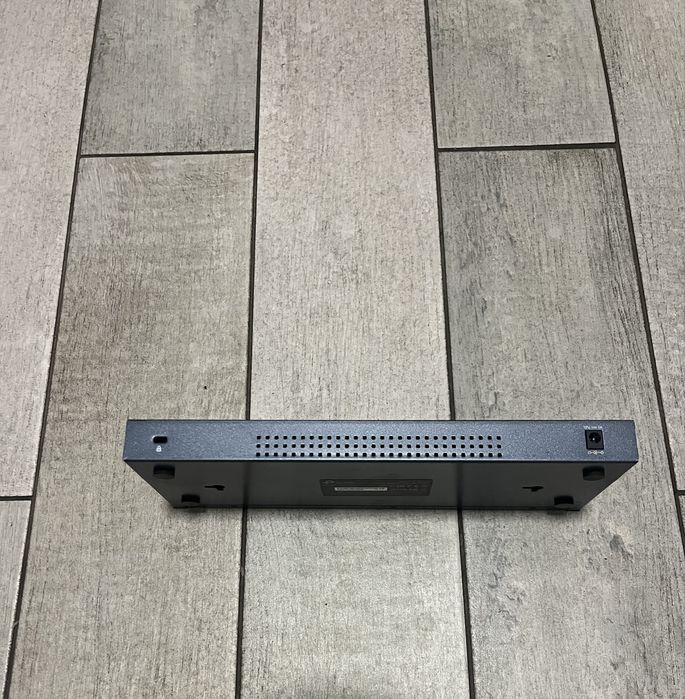 Комутатор Switch TP-Link TL-SG116