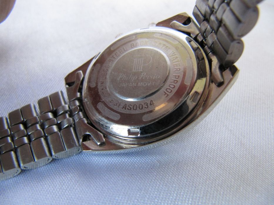 Часы Philip Persio Сингапур новые, кварцевые, женские