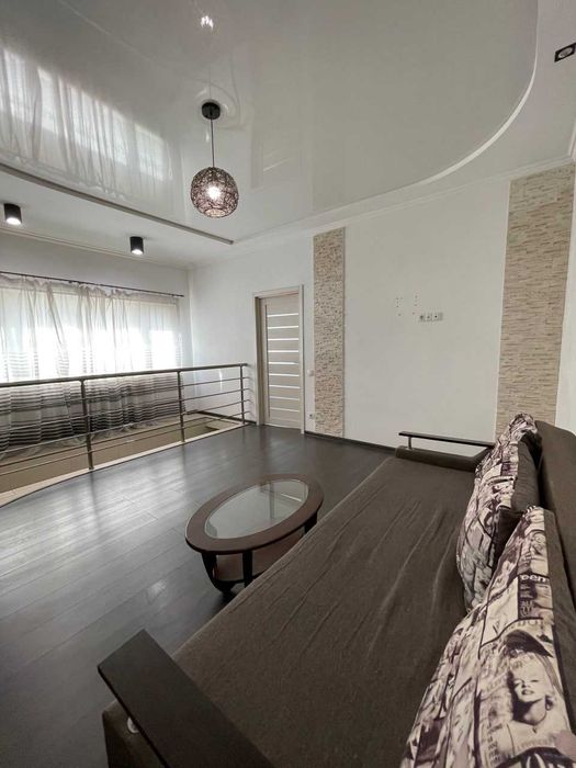 Продам квартиру з ремонтом,аналог приватного будинку біля центру Одеси