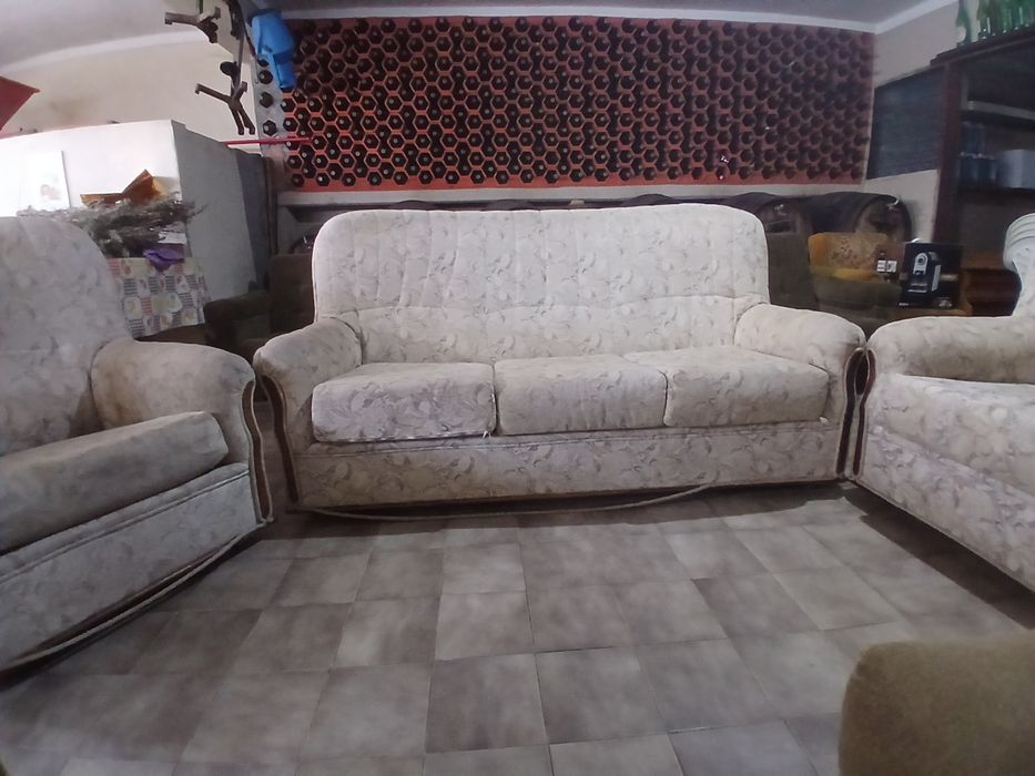 Conjunto 3 sofas: 2 poltronas,1 sofa grande