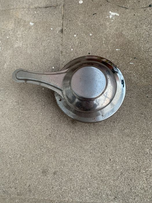 Fondue de esmalte branco para 6 pessoas + Lamparina+ 6 forquilhas