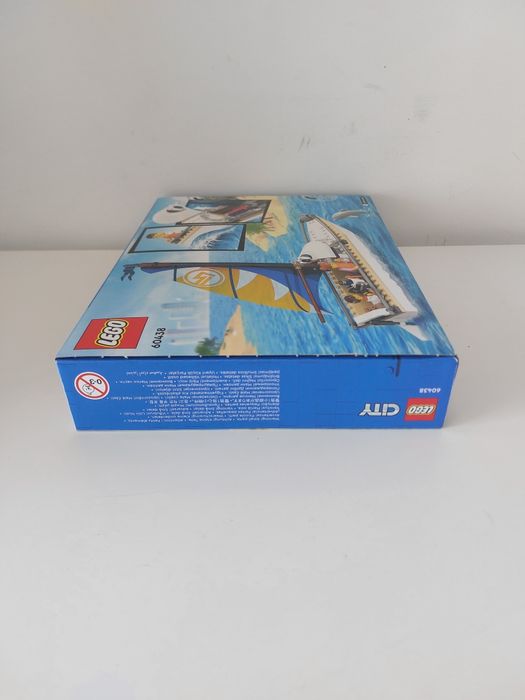 ENVIO GRATIS-LEGO 60438 Sailboat (City)