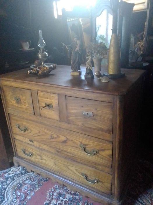 Móveis antigos para turismo rural em castanho maciço velharias miudeza