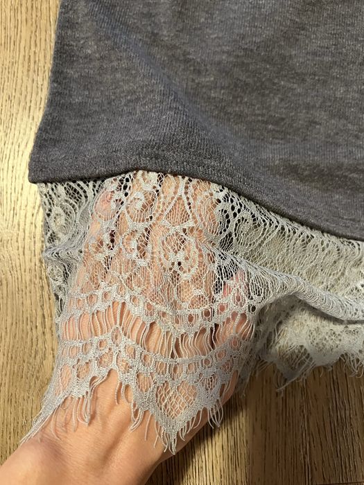 Сукня сіра з мереживом