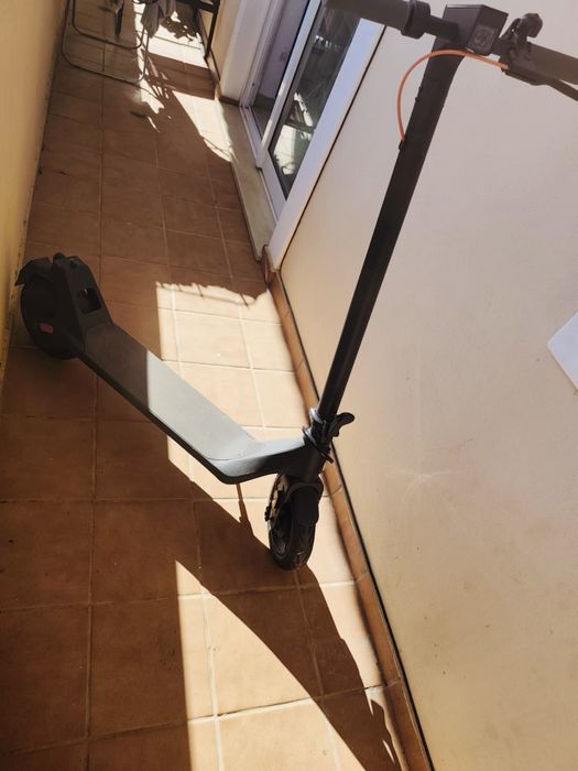 Vende se trotinete electrica XIAOMI 4 lite 2nd Gen 300W- autonomia: km