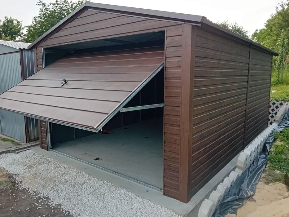 Garaż blaszak jednostanowiskowy 4x5 m - Dach dwuspadowy, Brama uchylna