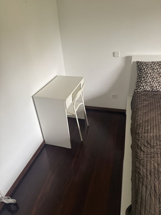 Cama solteiro+ colchão+ comoda+maquiadora