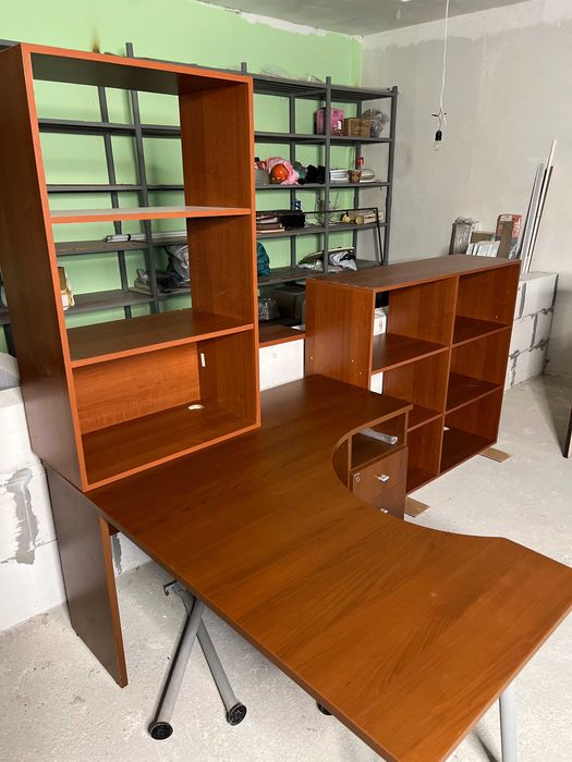 Меблі офісні, столи з шафами, директора стіл та стільці