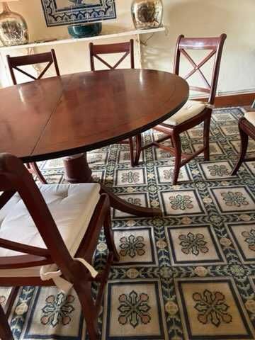 Mesa Extensivel Madeira Maciça + 8 Cadeiras | Bom Estado