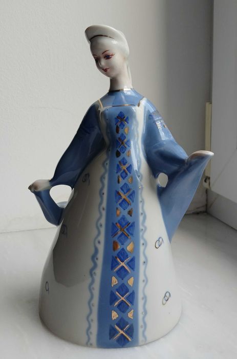 Статуэтка Лебёдушка.Фарфор Коростень