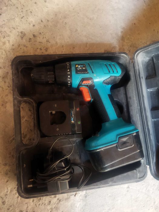 Шуруповерт для дому