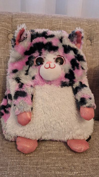Mochila e 3 peluches TY - menina