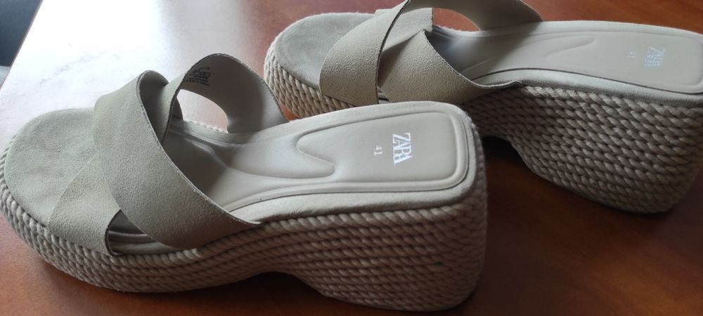 Klapki Zara na platformie