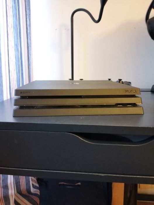 PS4 with 1 TB Memory + Controller64563930997251120