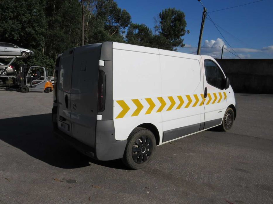 Nissan Primastar 1.9dCi de 2006 - Peças Usadas